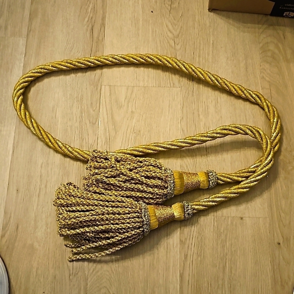 VINTAGE Italian Gold Rope w Tassels perfect for Holidays. Gold & Silver 6 ft